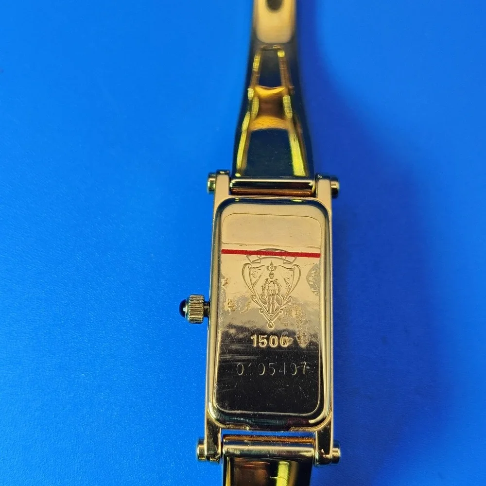Authentic Gucci 1500L Vintage 1992 Swiss Made Tank Women's‎ Quartz Bangle Watch - Picture 5 of 9